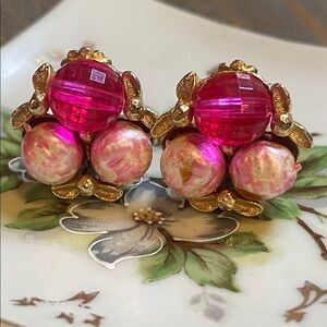 Vintage Bright & Marbled Pink Beaded Gold Tone Clip-on Earrings